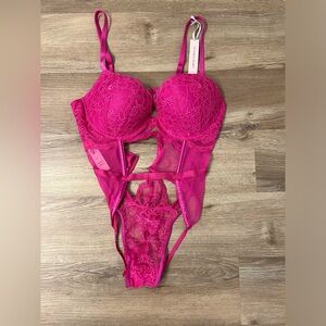 Victoria’s Secret Very Sexy Push-up CutOut Lace Teddy (Large)